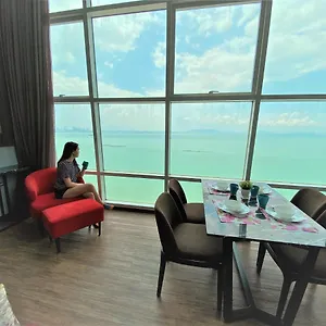 Apartment Maghome At Maritime Sea View 2br Duplex 海天一色高楼美景房, George Town