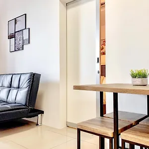 Apartment Tropicana 218, George Town