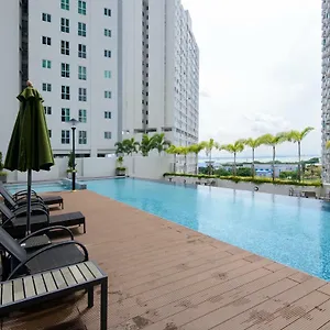 Apartment Straits Garden Suites,, George Town